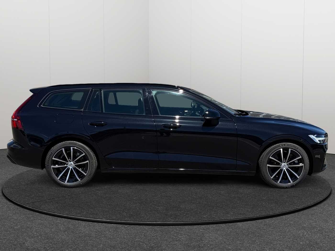Volvo V60 Plus, T6 AWD Plug-in Hybrid, Electrique/Essence, Dark