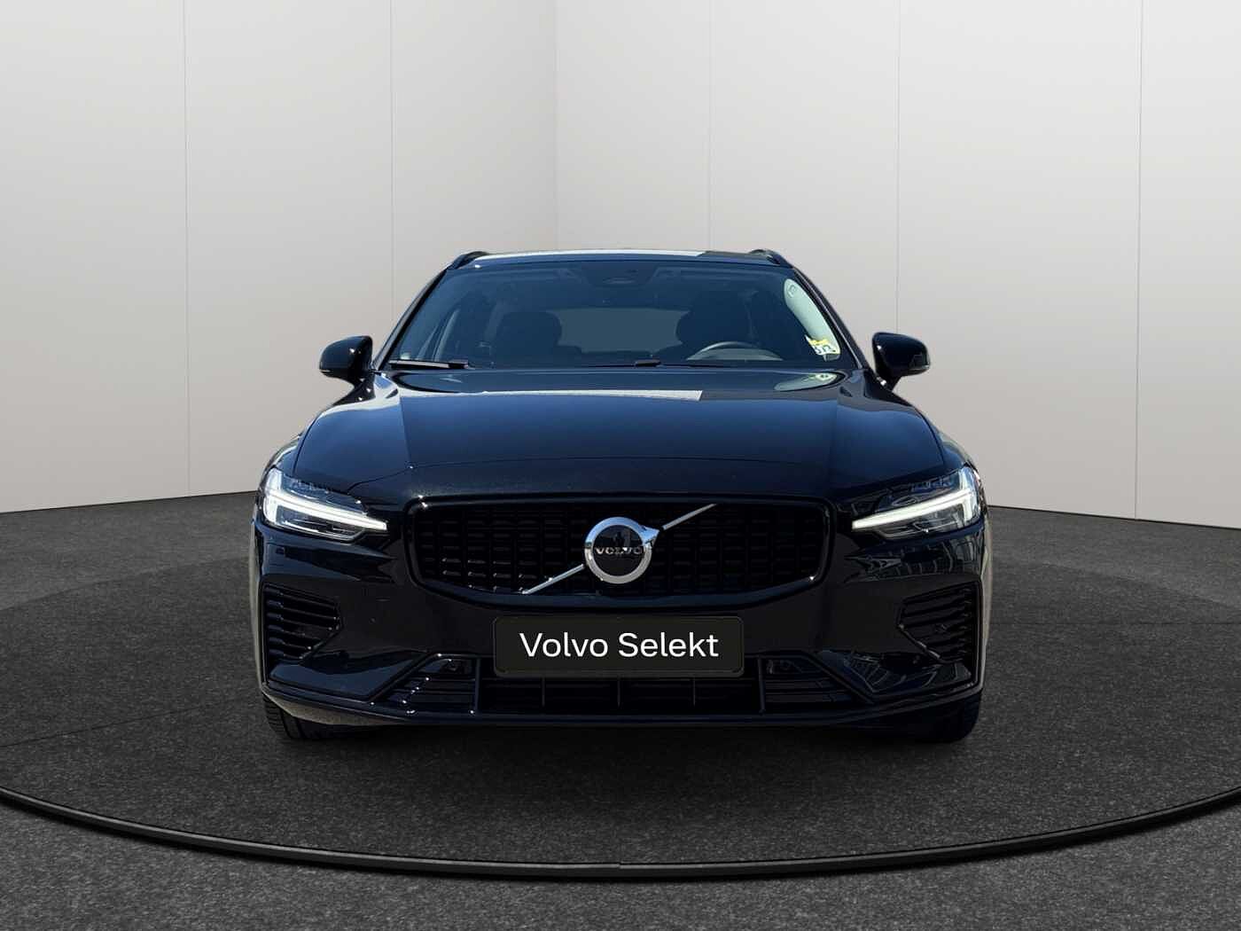 Volvo V60 Plus, T6 AWD Plug-in Hybrid, Electrique/Essence, Dark
