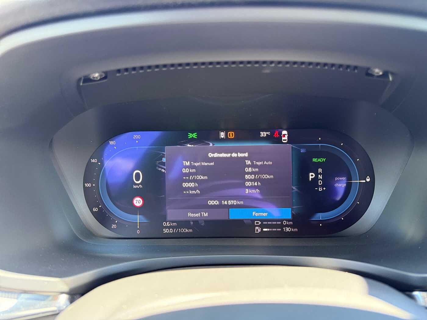 Volvo V60 Plus, T6 AWD Plug-in Hybrid, Electrique/Essence, Dark