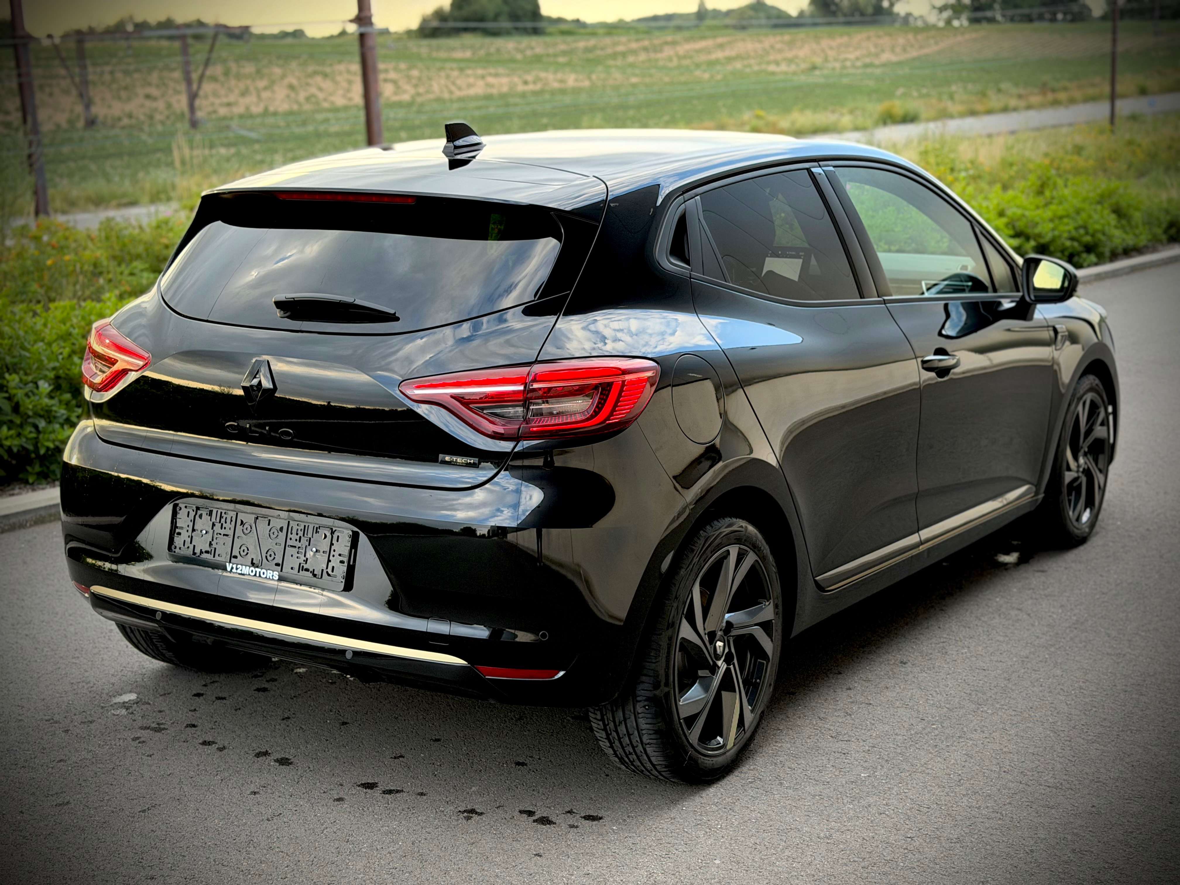 Renault Clio Clio Hybrid 1.6i E-TECH Evolution