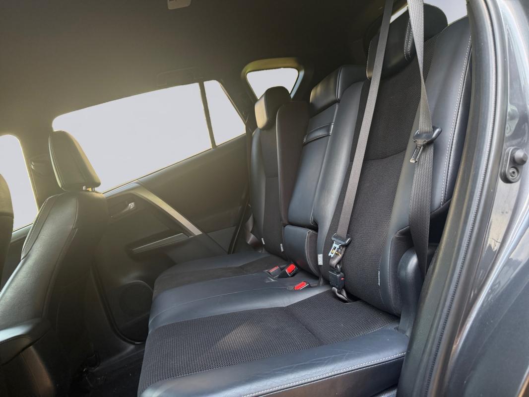 Toyota Rav 4 HYBRIDE BUSINESS 197ch / Garantie 12 Mois Excellent état