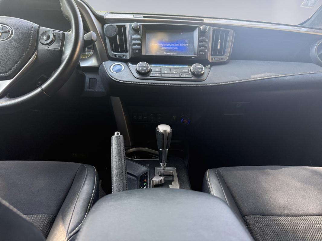 Toyota Rav 4 HYBRIDE BUSINESS 197ch / Garantie 12 Mois Excellent état