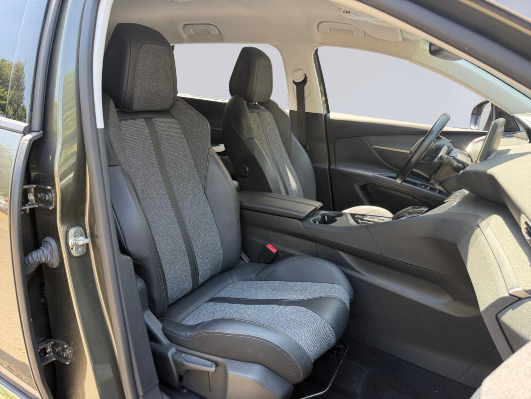 Peugeot 5008 130ch EAT8 Allure 73 500 KM 1ERE MAIN GARANTIE 12 MOIS