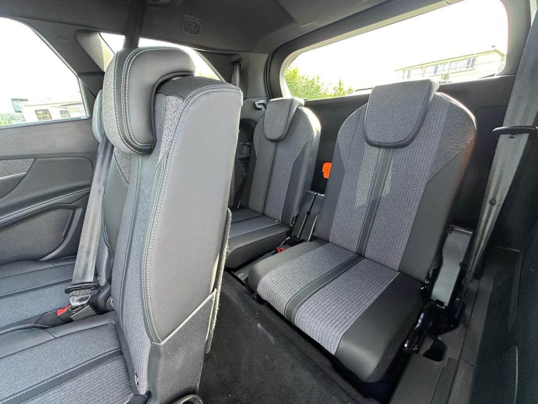 Peugeot 5008 130ch SS EAT8 Allure 7 PLACES / GARANTIE CONSTRUCTEUR 17 000KM