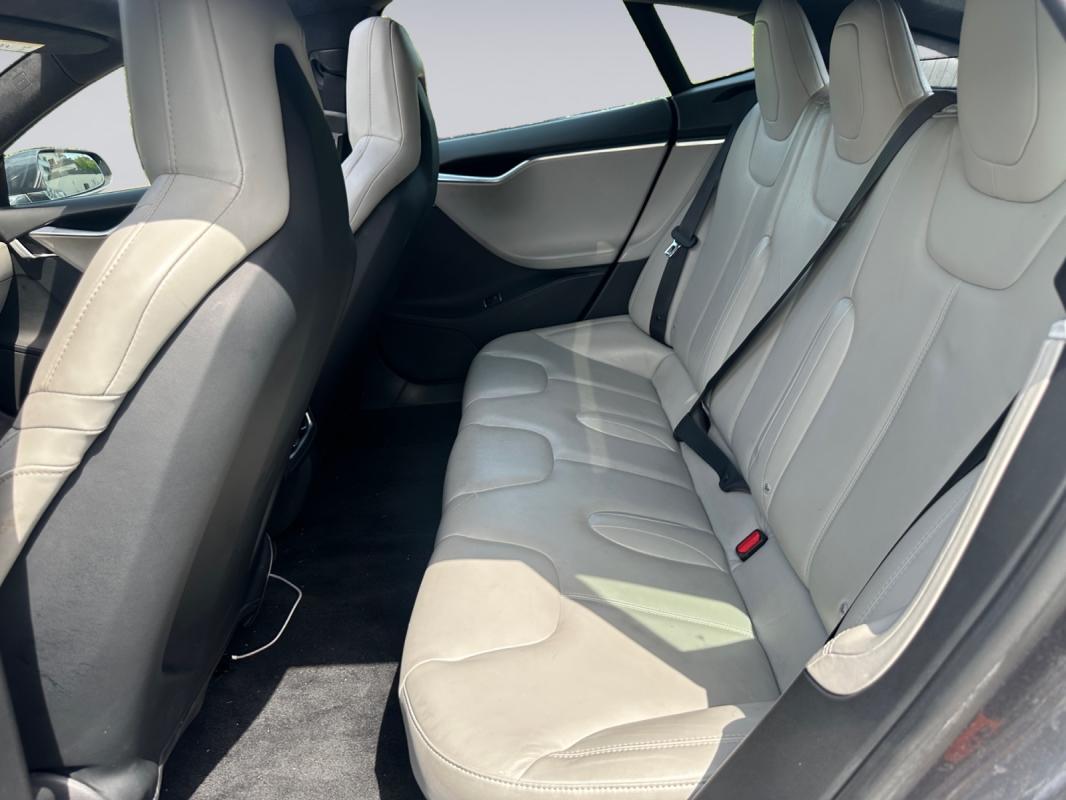 Tesla Model S 85D Dual Motor SUPERCHARGEUR GRATUIT/CONNEXION PREMIUM GRATUITE/GARANTIE 12 MOIS