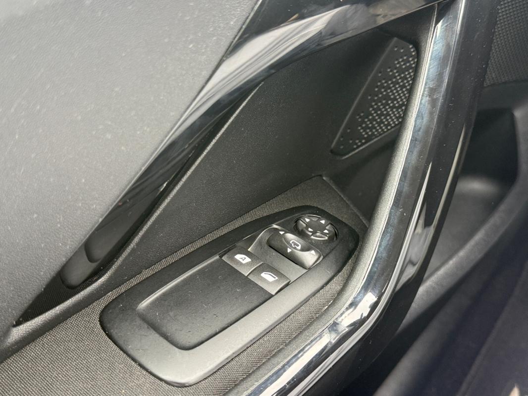 Peugeot 208 BlueHDi 100ch SS BVM5 / RÉGULATEUR DE VITESSE GARANTIE 12 MOIS