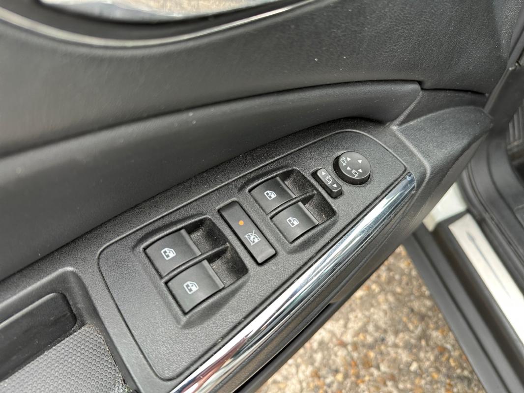 Lancia Delta VPC 1.6 MULTIJET 16V 120 DPF INTENSA. / Garantie 12 Mois Toit ouvrant