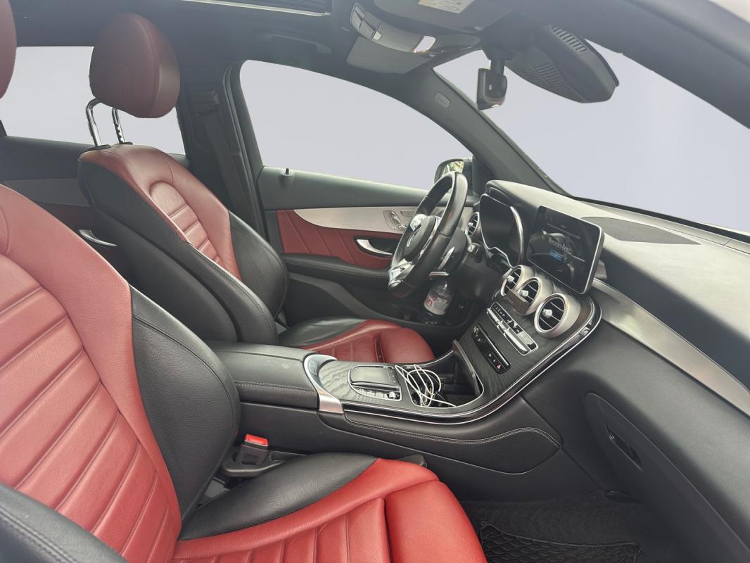 Mercedes-Benz Glc 300 d 9G-Tronic 4Matic AMG Line / TOIT OUVRANT CARPLAY GARANTIE 12 MOIS