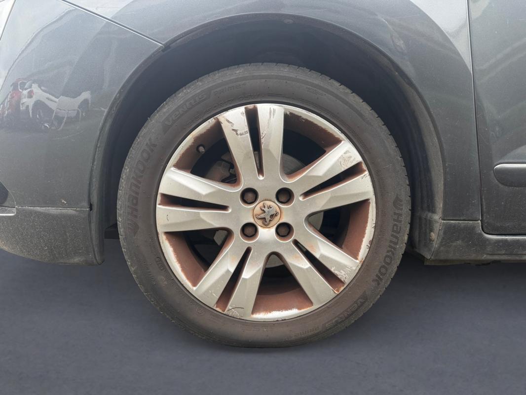 Peugeot 5008 1.6 HDi 110ch BVM6 Confort Pack 5pl / 1ÈRE MAIN GARANTIE 12 MOIS RADAR RECUL