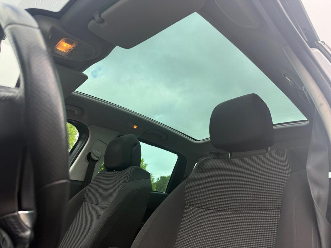 Peugeot 5008 1.6 HDi 110ch BVM6 Confort Pack 5pl / 1ÈRE MAIN GARANTIE 12 MOIS RADAR RECUL