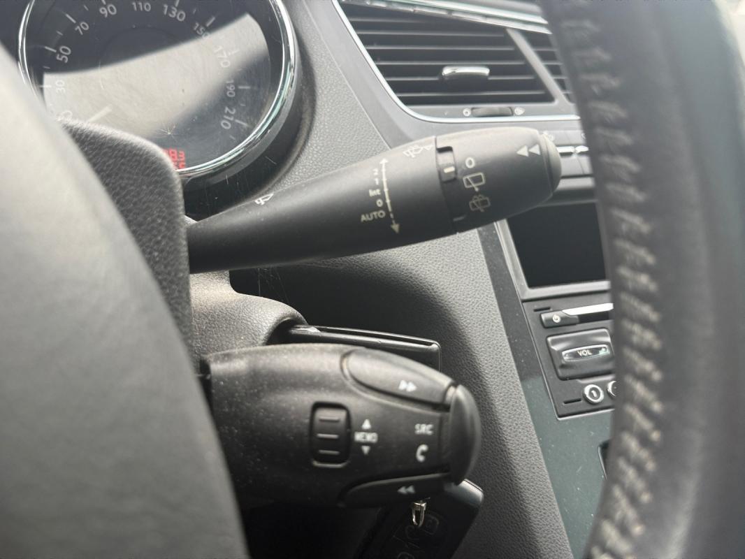 Peugeot 5008 1.6 HDi 110ch BVM6 Confort Pack 5pl / 1ÈRE MAIN GARANTIE 12 MOIS RADAR RECUL