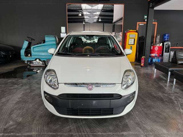 Fiat Punto Evo 1.4 AUTOMATIQUE - CARNET FULL - A/C - RADIO CD/USB/AUX -