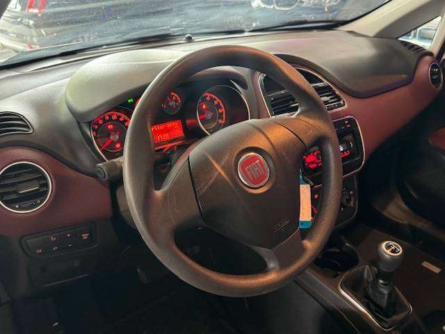 Fiat Punto Evo 1.4 AUTOMATIQUE - CARNET FULL - A/C - RADIO CD/USB/AUX -