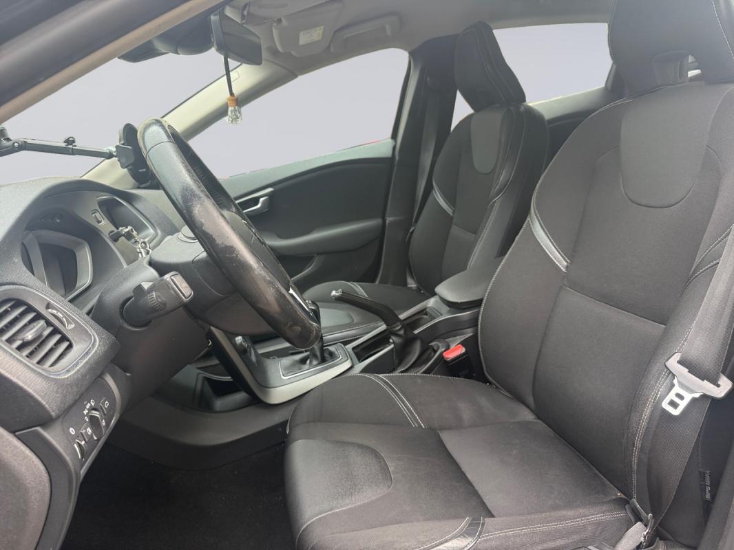 Volvo V40 BUSINESS D2 120 Momentum / Garantie 12 mois