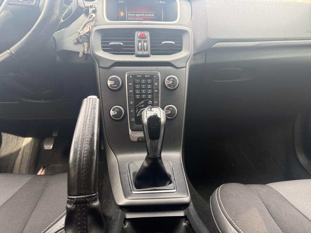 Volvo V40 BUSINESS D2 120 Momentum / Garantie 12 mois