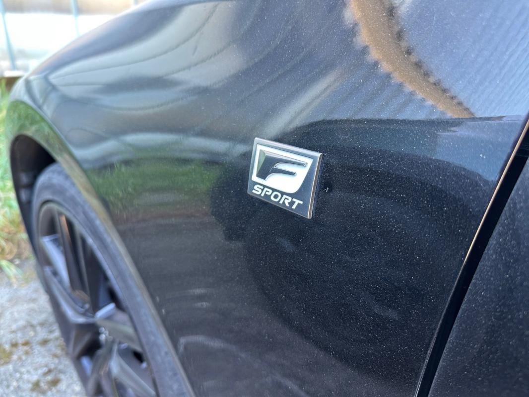 Lexus Is 300h F Sport / GARANTIE 12 MOIS ENTRETIEN COMPLET SIÈGES CHAUFFANTS ET VENTILÉS