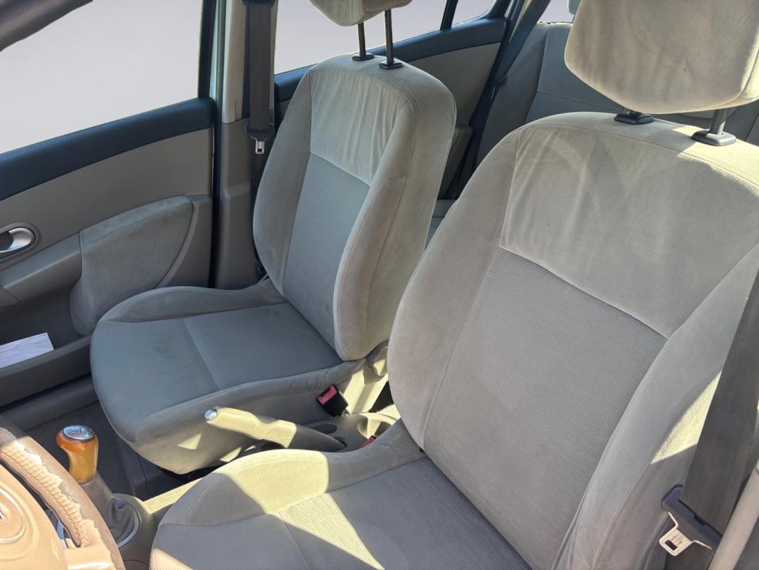Renault Clio III TCE 100 Privilège / GARANTIE 12 MOIS