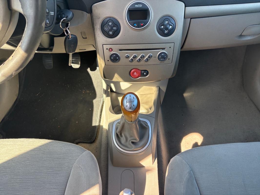 Renault Clio III TCE 100 Privilège / GARANTIE 12 MOIS