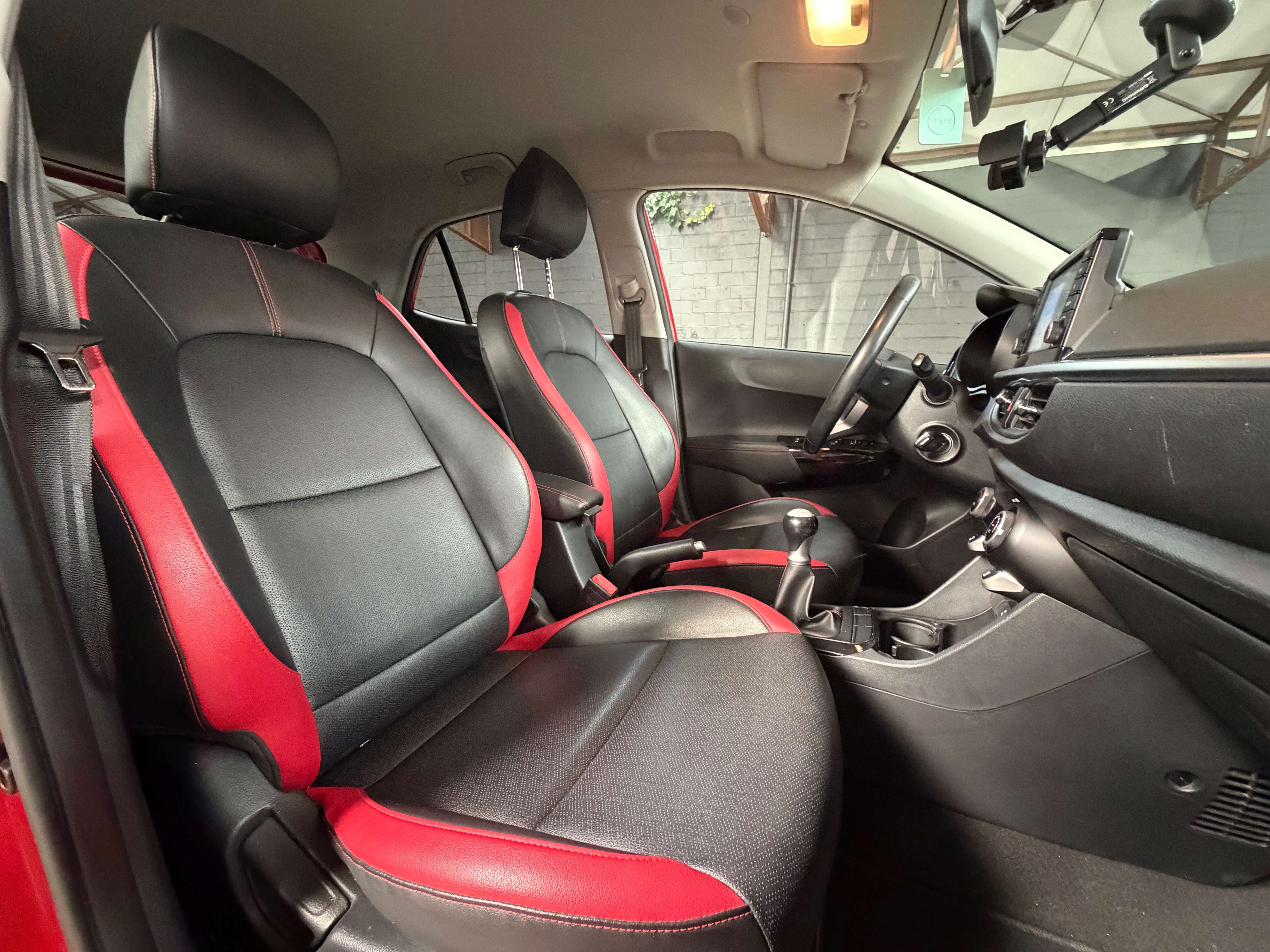 Kia Picanto 1.0i * GT Line * CAMERA * GPS * CUIR * CARPLAY