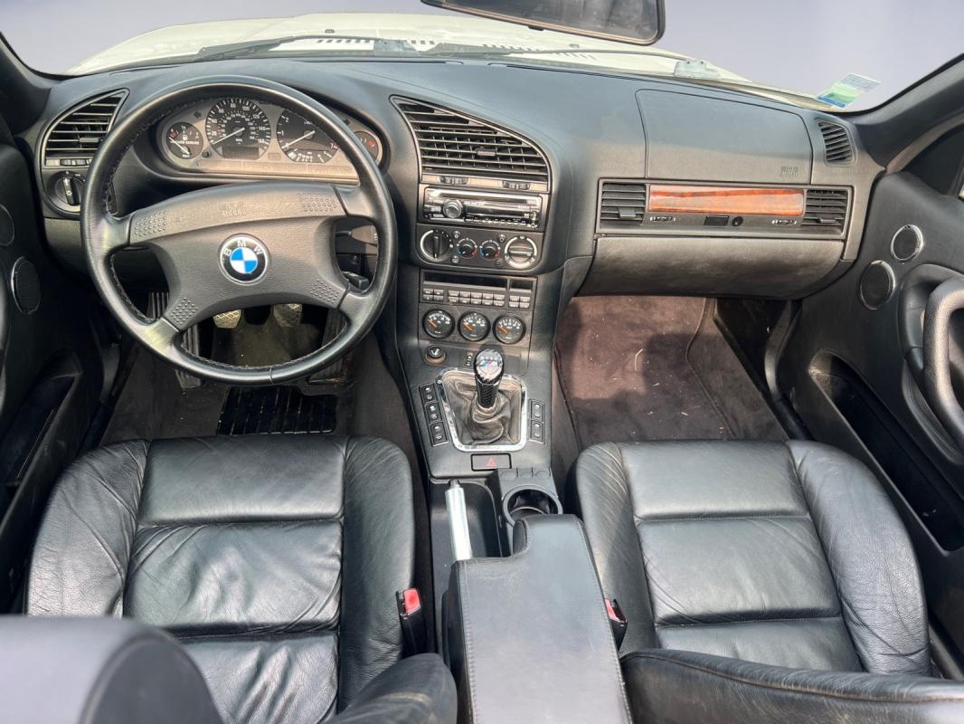 Bmw Serie 3 CAB E36 325i 192CH HISTORIQUE COMPLET ENTRETIEN/SIEGES ELECTRIQUES