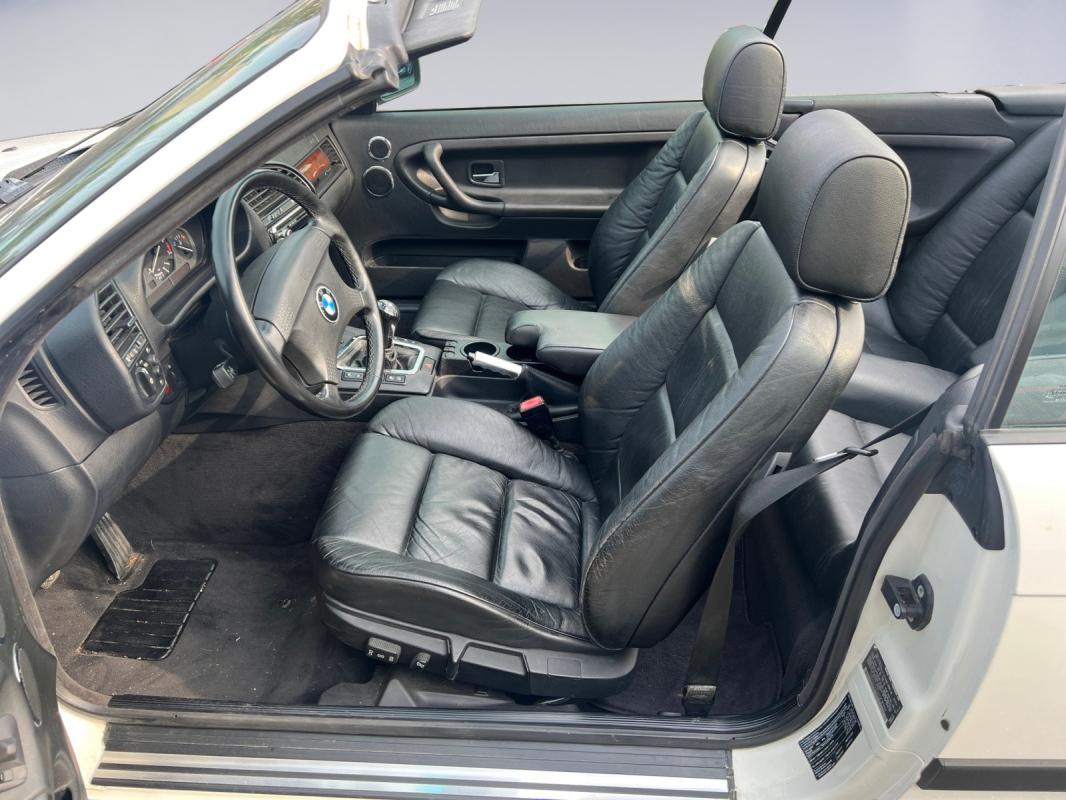 Bmw Serie 3 CAB E36 325i 192CH HISTORIQUE COMPLET ENTRETIEN/SIEGES ELECTRIQUES