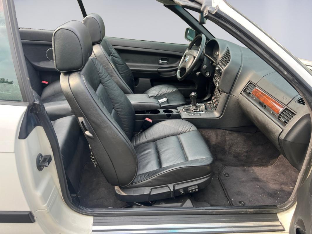 Bmw Serie 3 CAB E36 325i 192CH HISTORIQUE COMPLET ENTRETIEN/SIEGES ELECTRIQUES