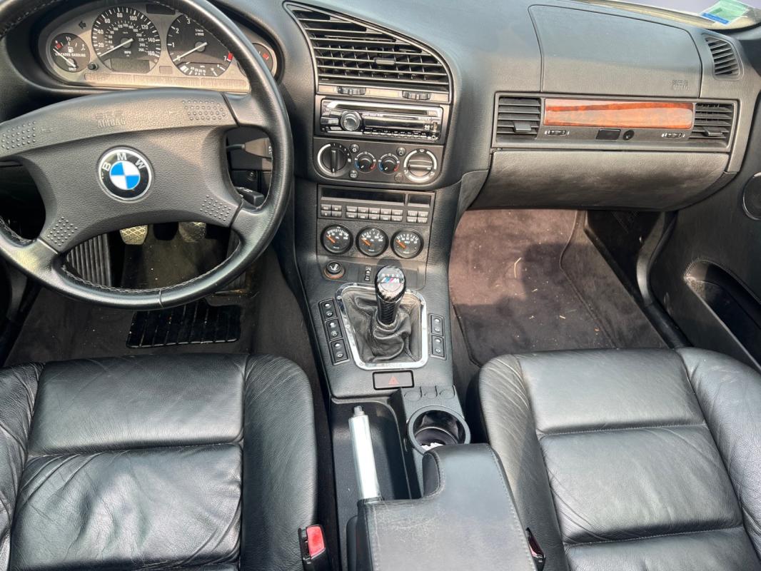 Bmw Serie 3 CAB E36 325i 192CH HISTORIQUE COMPLET ENTRETIEN/SIEGES ELECTRIQUES
