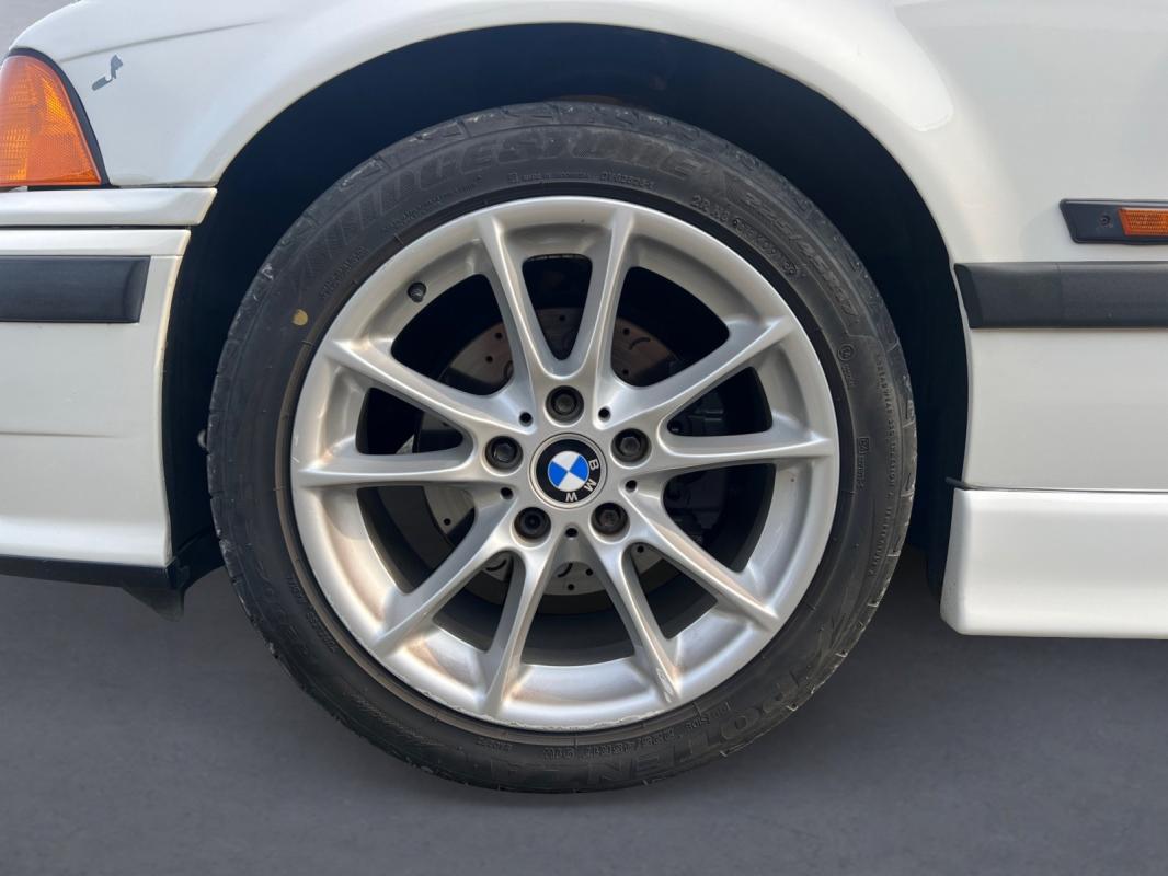 Bmw Serie 3 CAB E36 325i 192CH HISTORIQUE COMPLET ENTRETIEN/SIEGES ELECTRIQUES