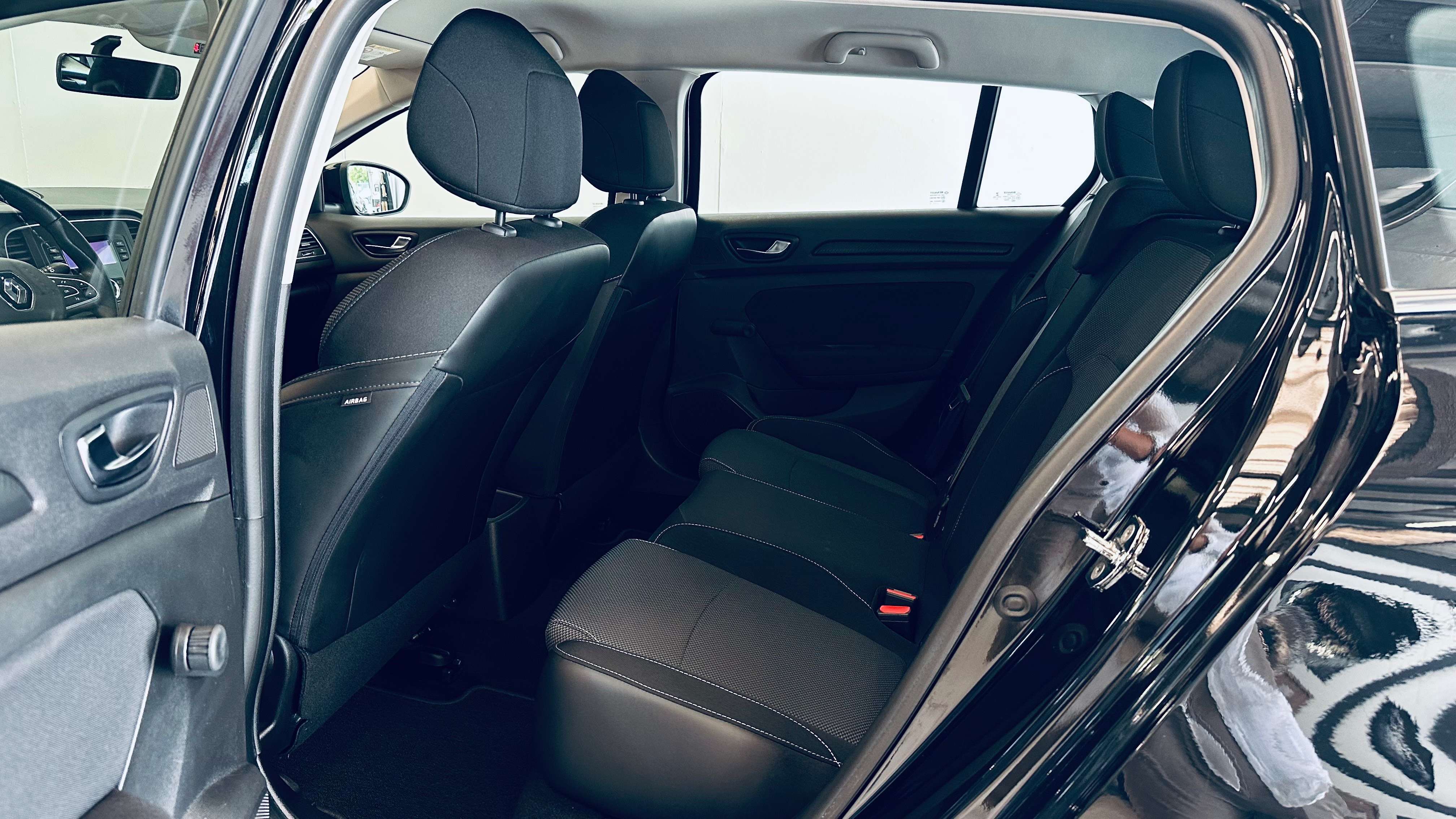 Renault Megane 1.2 TCe BLUETOOTH LIM JA15 CLIM ISOFIX