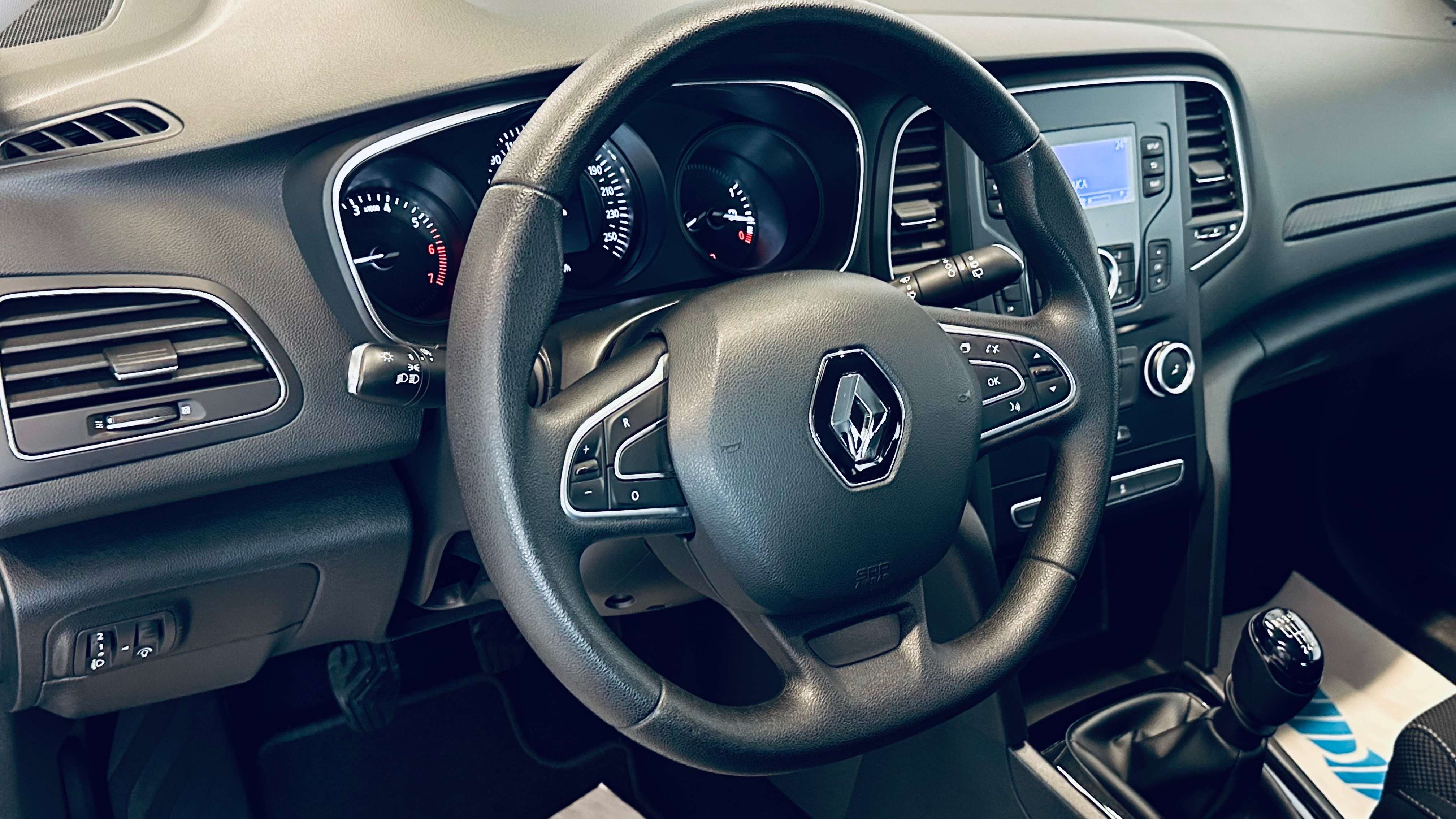 Renault Megane 1.2 TCe BLUETOOTH LIM JA15 CLIM ISOFIX