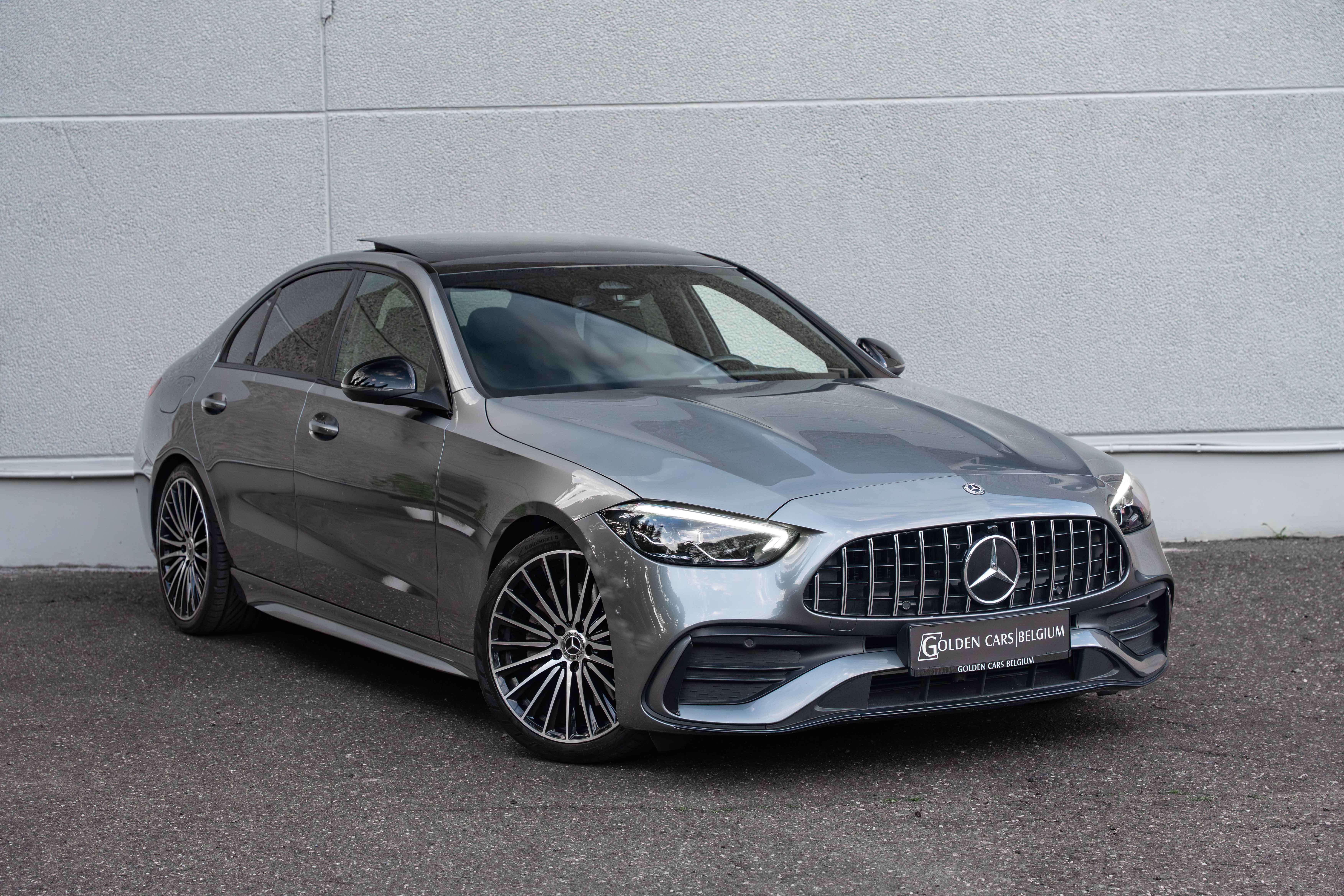 Mercedes-Benz C 180 AMG PANO/LED/19"/LANEKEEP/CAMERA/AMBIENTE/CARPLAY