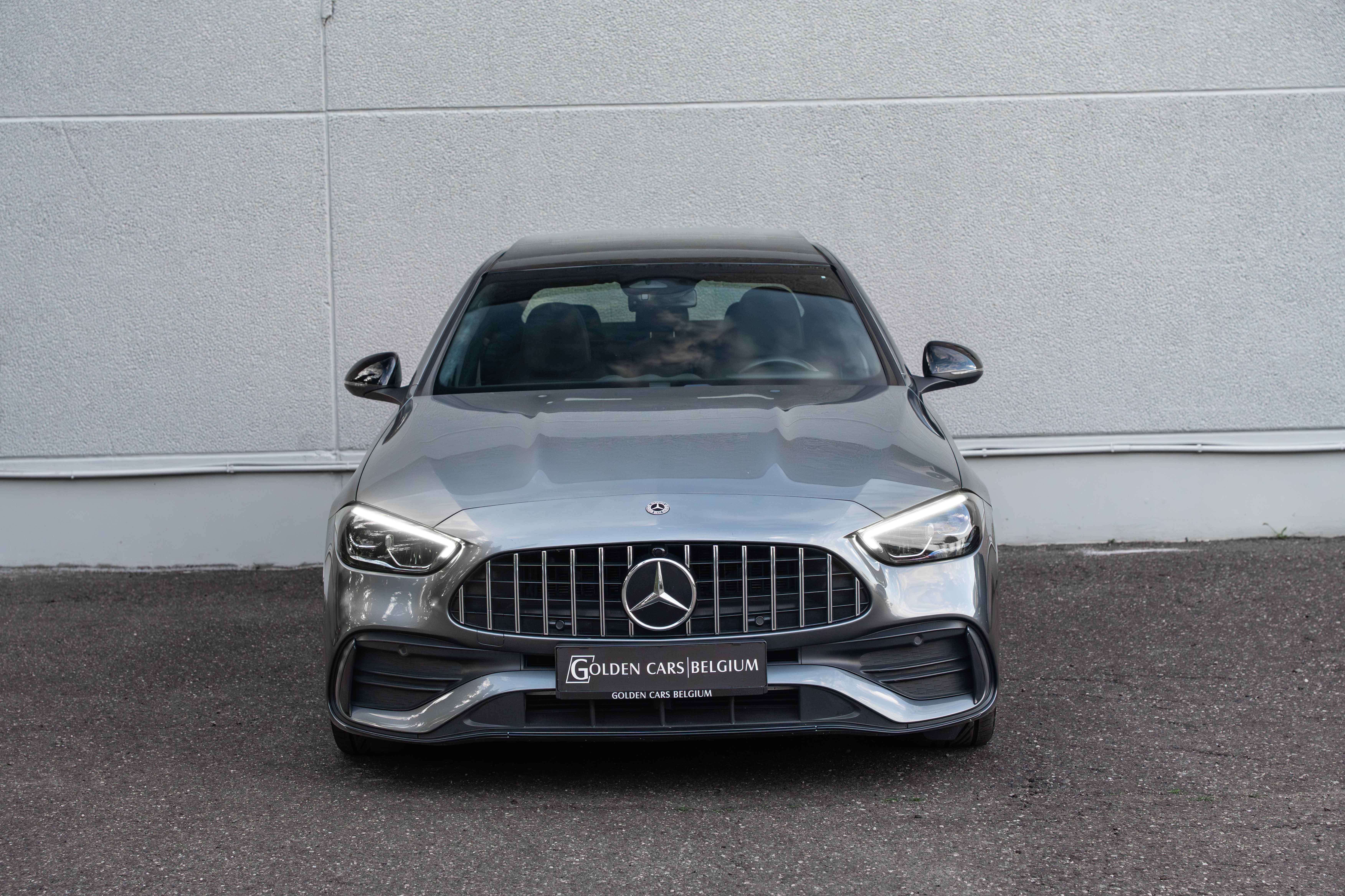 Mercedes-Benz C 180 AMG PANO/LED/19"/LANEKEEP/CAMERA/AMBIENTE/CARPLAY