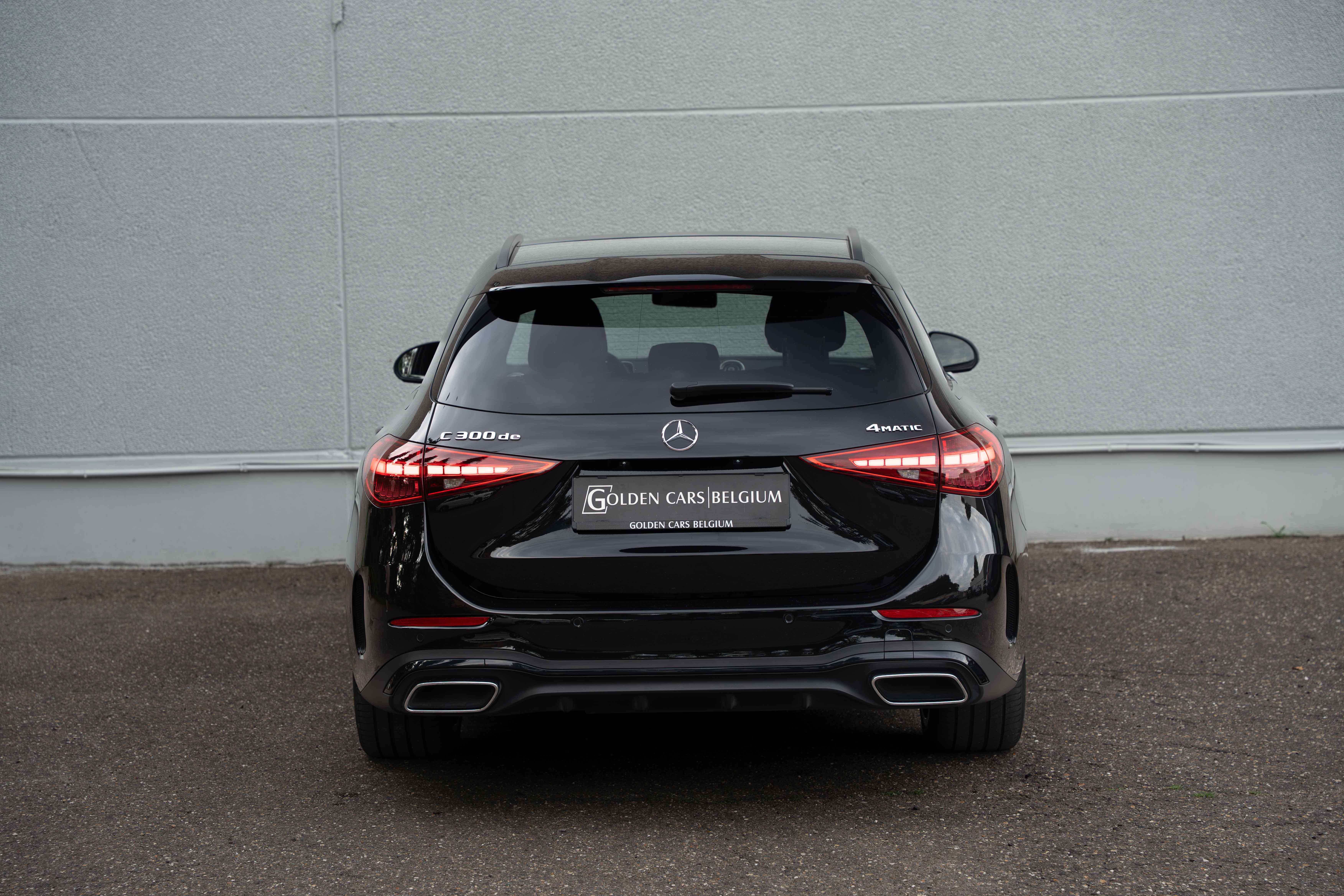 Mercedes-Benz C 300 de T 4M AMG-LINE/LED/MEMORY/AMBIENTE/CARPLAY/CAMERA