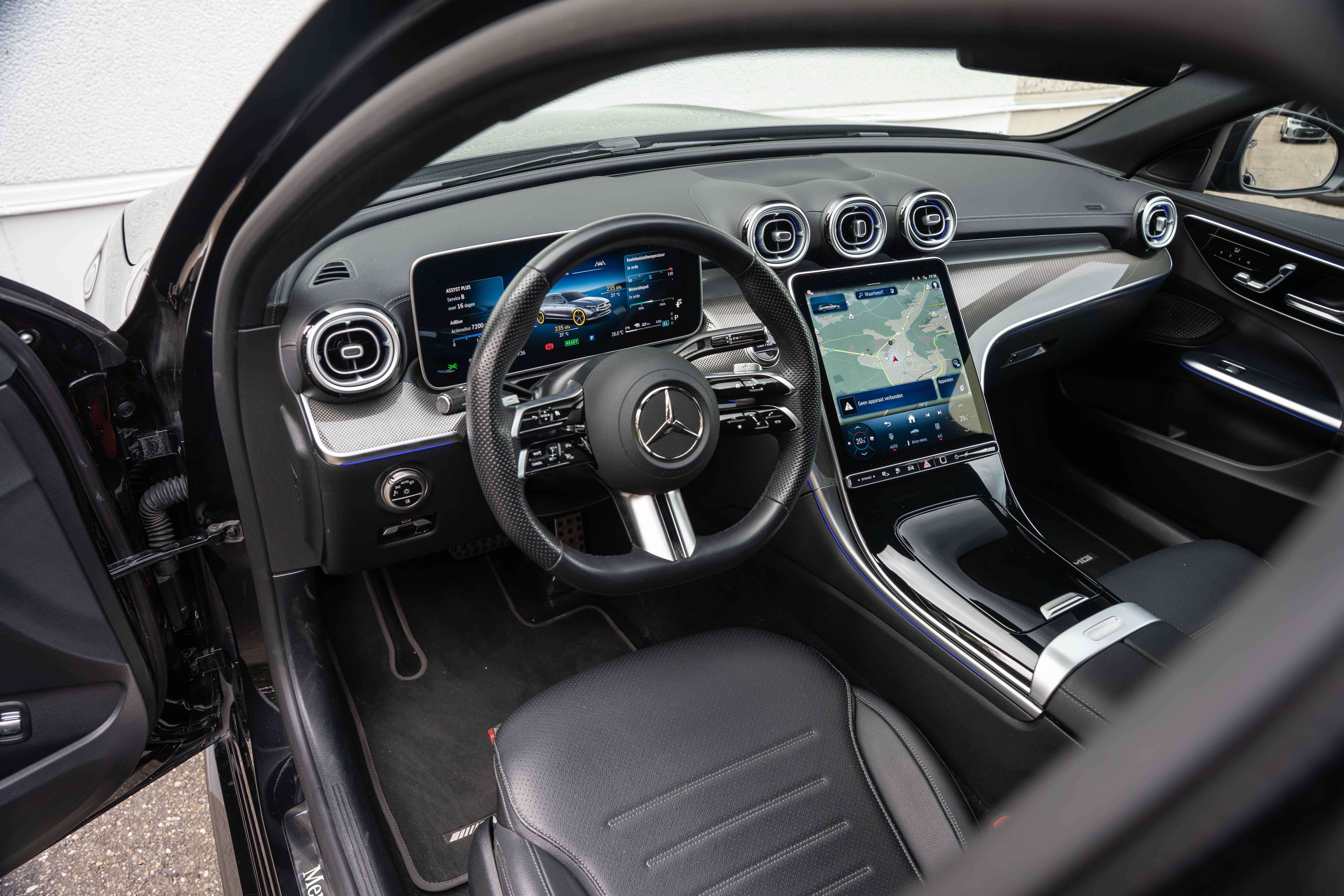 Mercedes-Benz C 300 de T 4M AMG-LINE/LED/MEMORY/AMBIENTE/CARPLAY/CAMERA