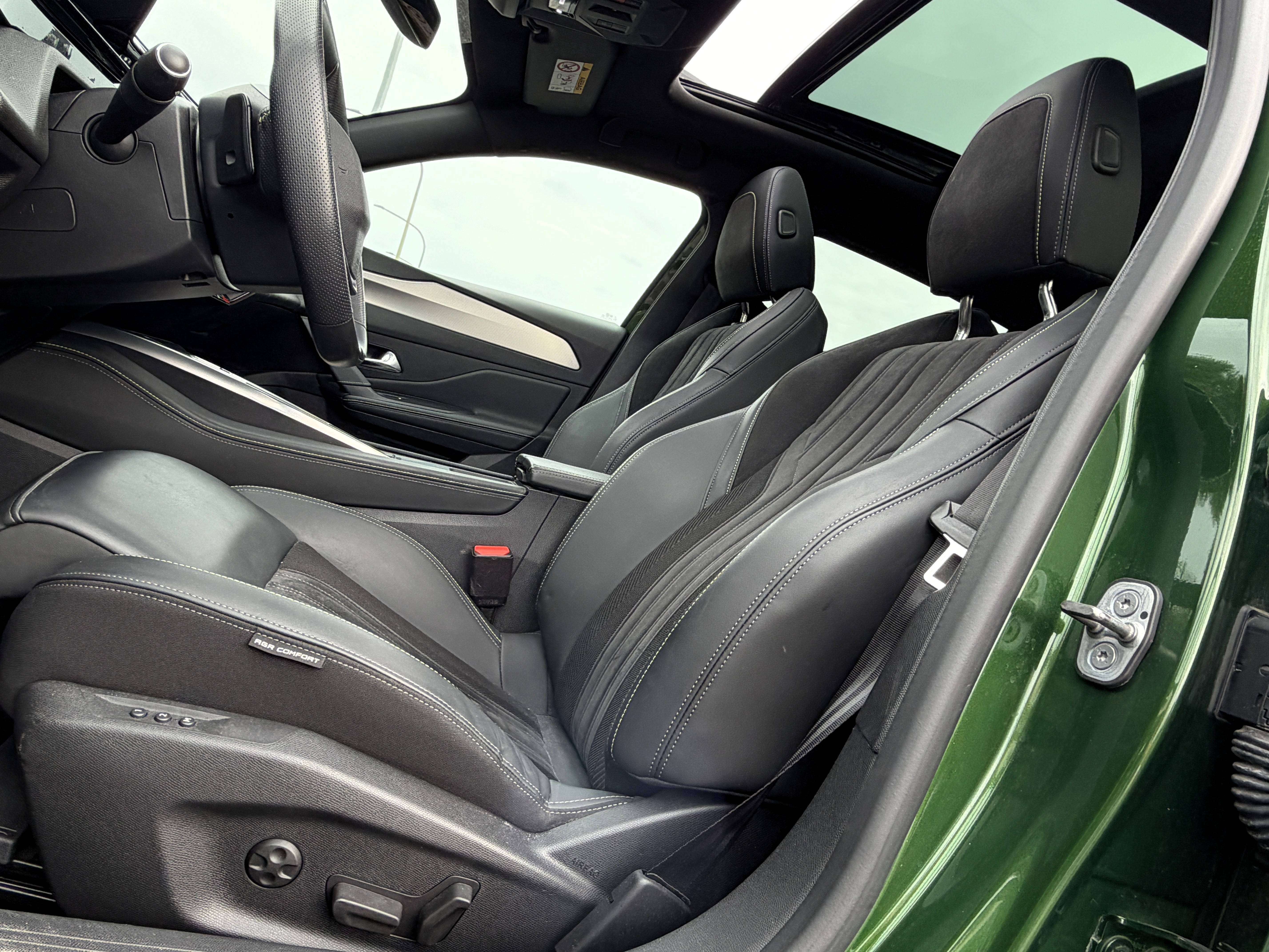 Peugeot 308 PHEV 1.6 180 e-EAT8 GT S 1er PROPRIO/NAVI/CAMERA/PANO/LED/FOCAL/MASSAGE/BATTERIE OK