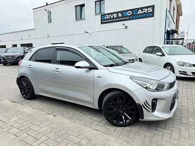 Kia Rio 1.2i Benzine - CarPlay ** 1 JAAR GARANTIE ** !!