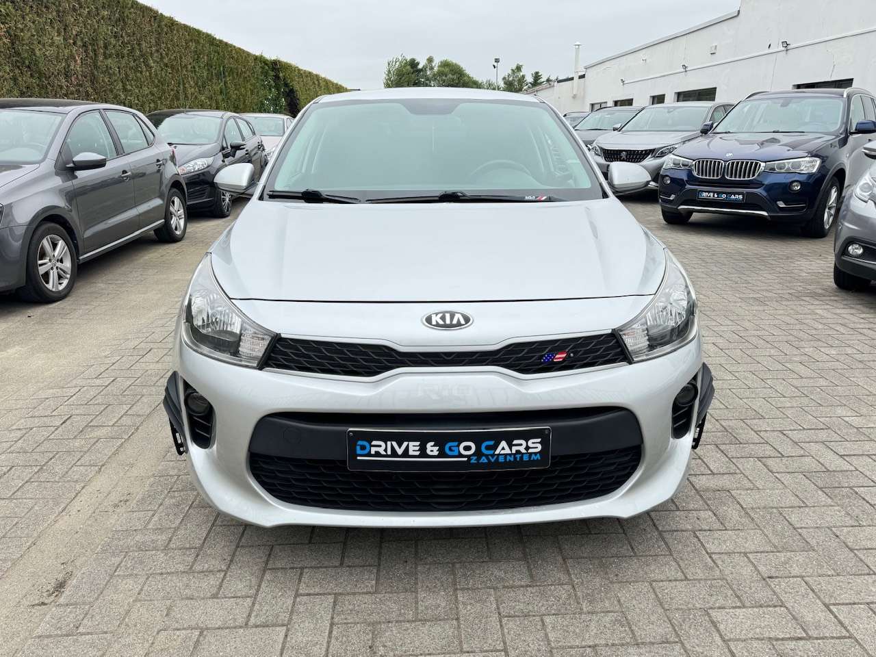 Kia Rio 1.2i Benzine - CarPlay ** 1 JAAR GARANTIE ** !!