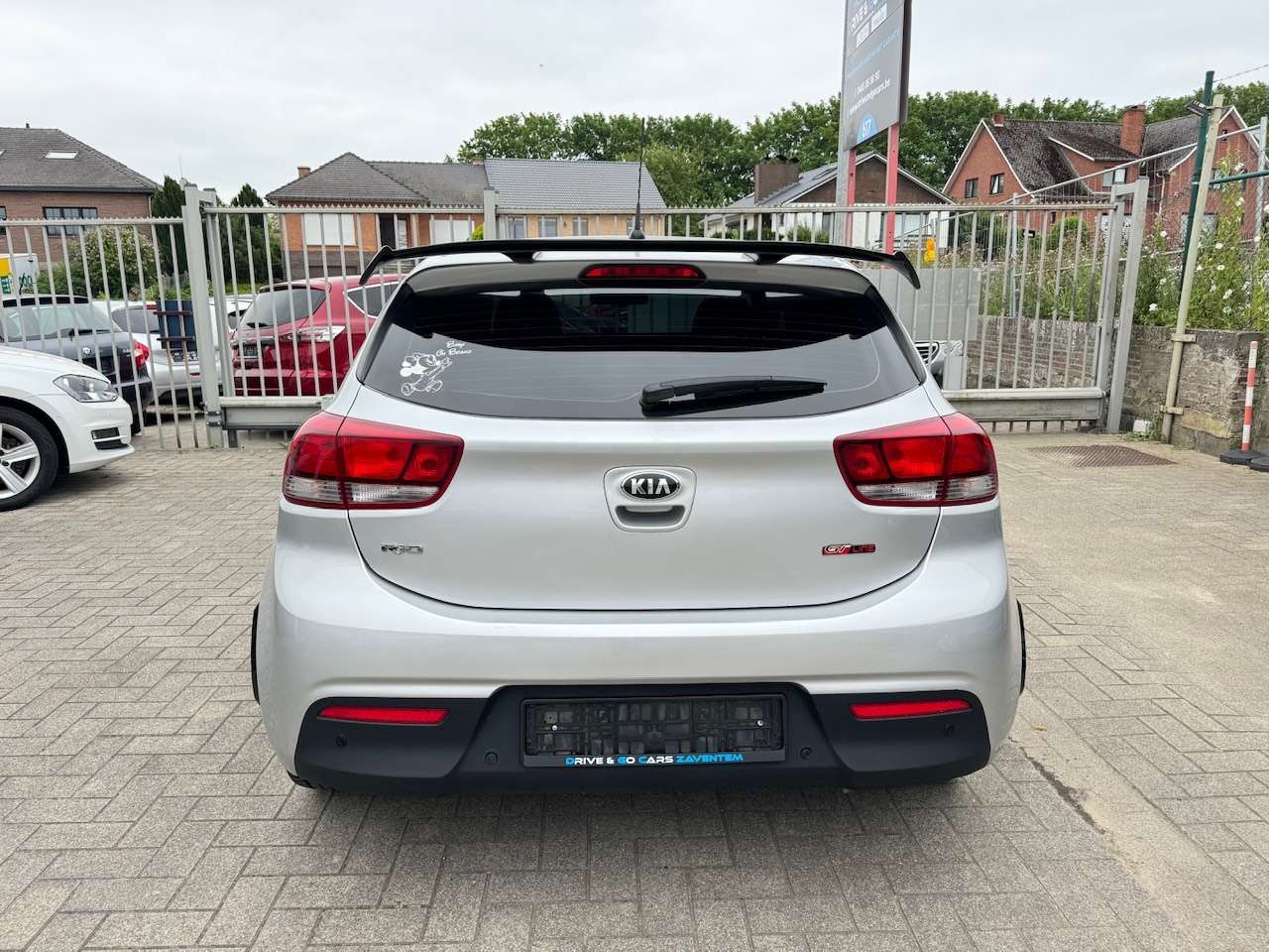 Kia Rio 1.2i Benzine - CarPlay ** 1 JAAR GARANTIE ** !!