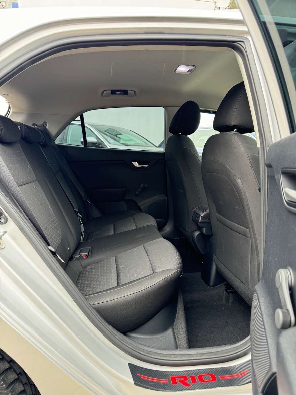 Kia Rio 1.2i Benzine - CarPlay ** 1 JAAR GARANTIE ** !!