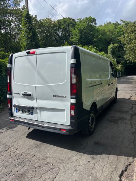Renault Trafic III (3) 2.0 FOURGON L2H1 3000 KG BLUE DCI 130 CONFORT
