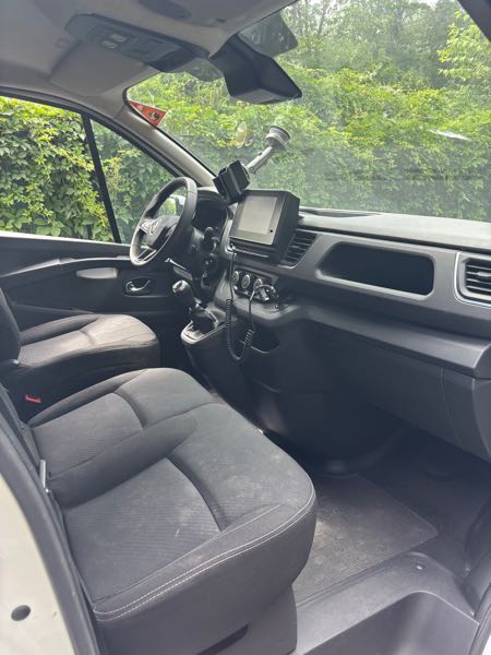Renault Trafic III (3) 2.0 FOURGON L2H1 3000 KG BLUE DCI 130 CONFORT