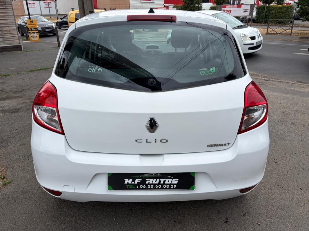 Renault Clio III 1.5L DCI 2011 75 e co2 Authentique KIT DISTRIBUTION FAITE PAYEMENT EN 3 FOIS