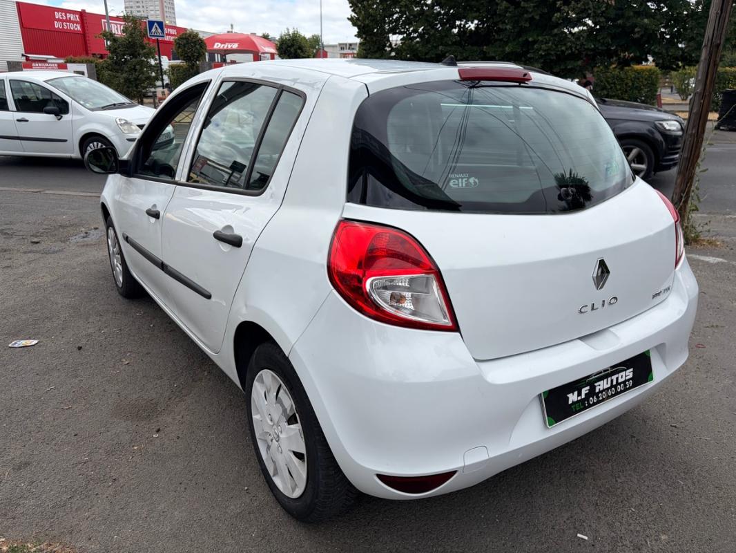 Renault Clio III 1.5L DCI 2011 75 e co2 Authentique KIT DISTRIBUTION FAITE PAYEMENT EN 3 FOIS