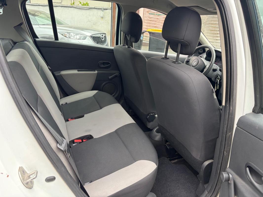Renault Clio III 1.5L DCI 2011 75 e co2 Authentique KIT DISTRIBUTION FAITE PAYEMENT EN 3 FOIS