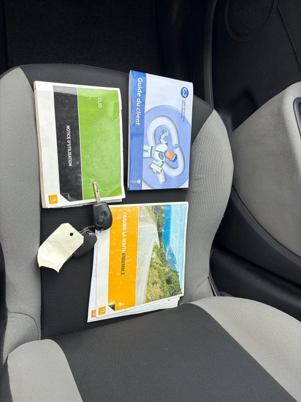 Renault Clio III 1.5L DCI 2011 75 e co2 Authentique KIT DISTRIBUTION FAITE PAYEMENT EN 3 FOIS