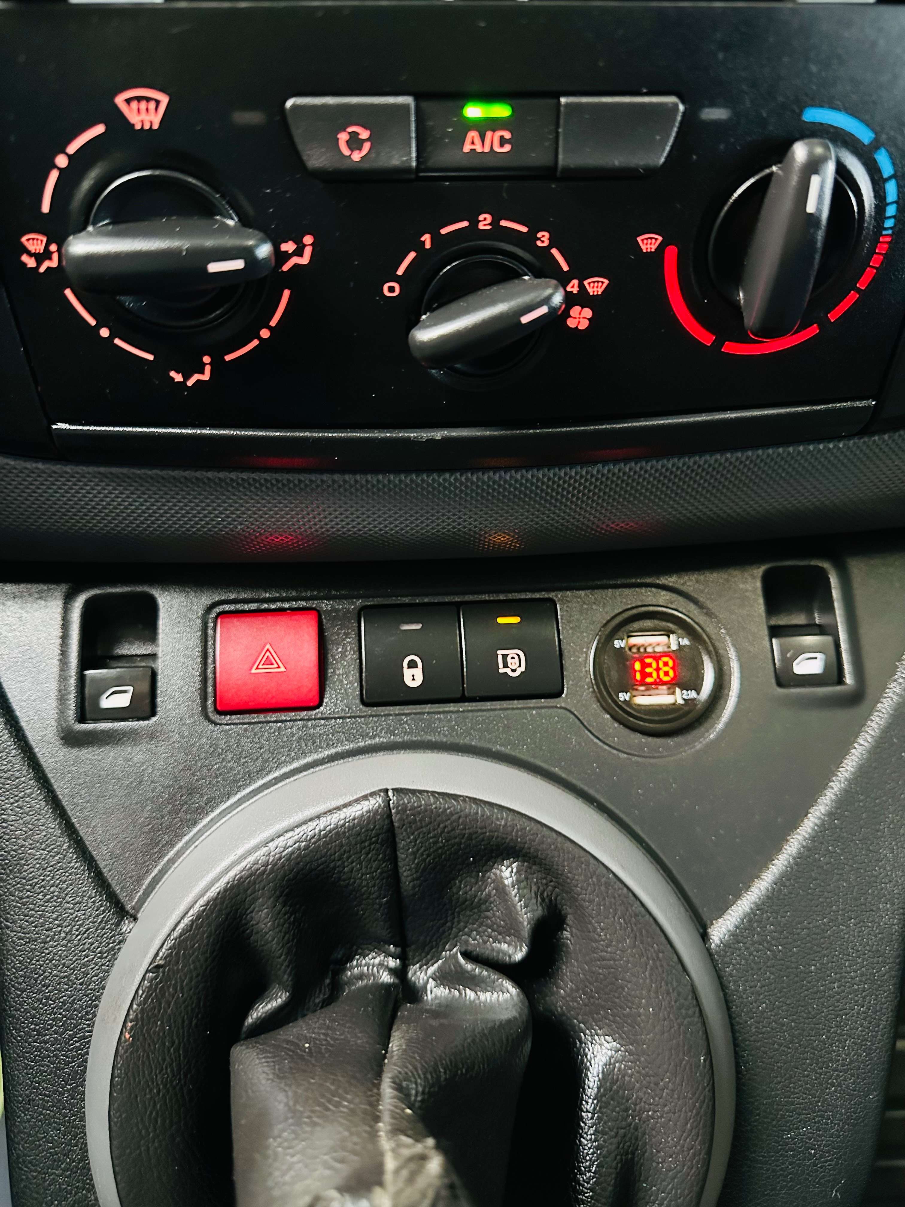 Peugeot Partner 1.6 BlueHDi  * 1 Jaar Garantie *