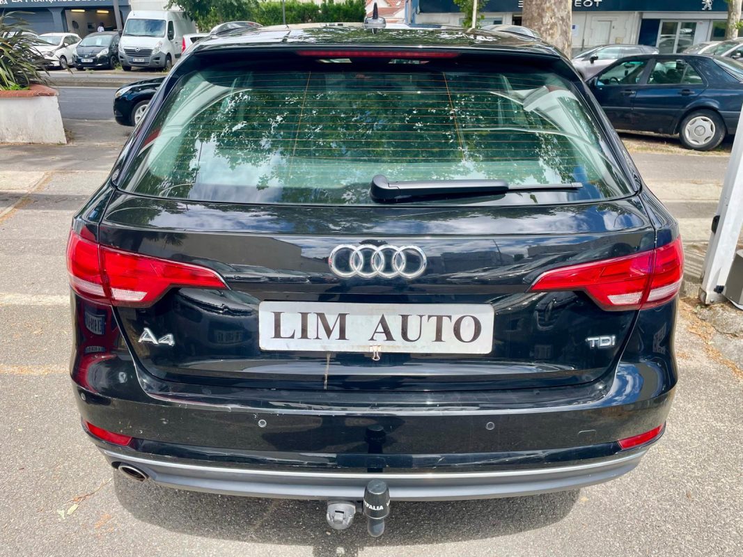Audi A4 AVANT 2.0 TDI 150 S line