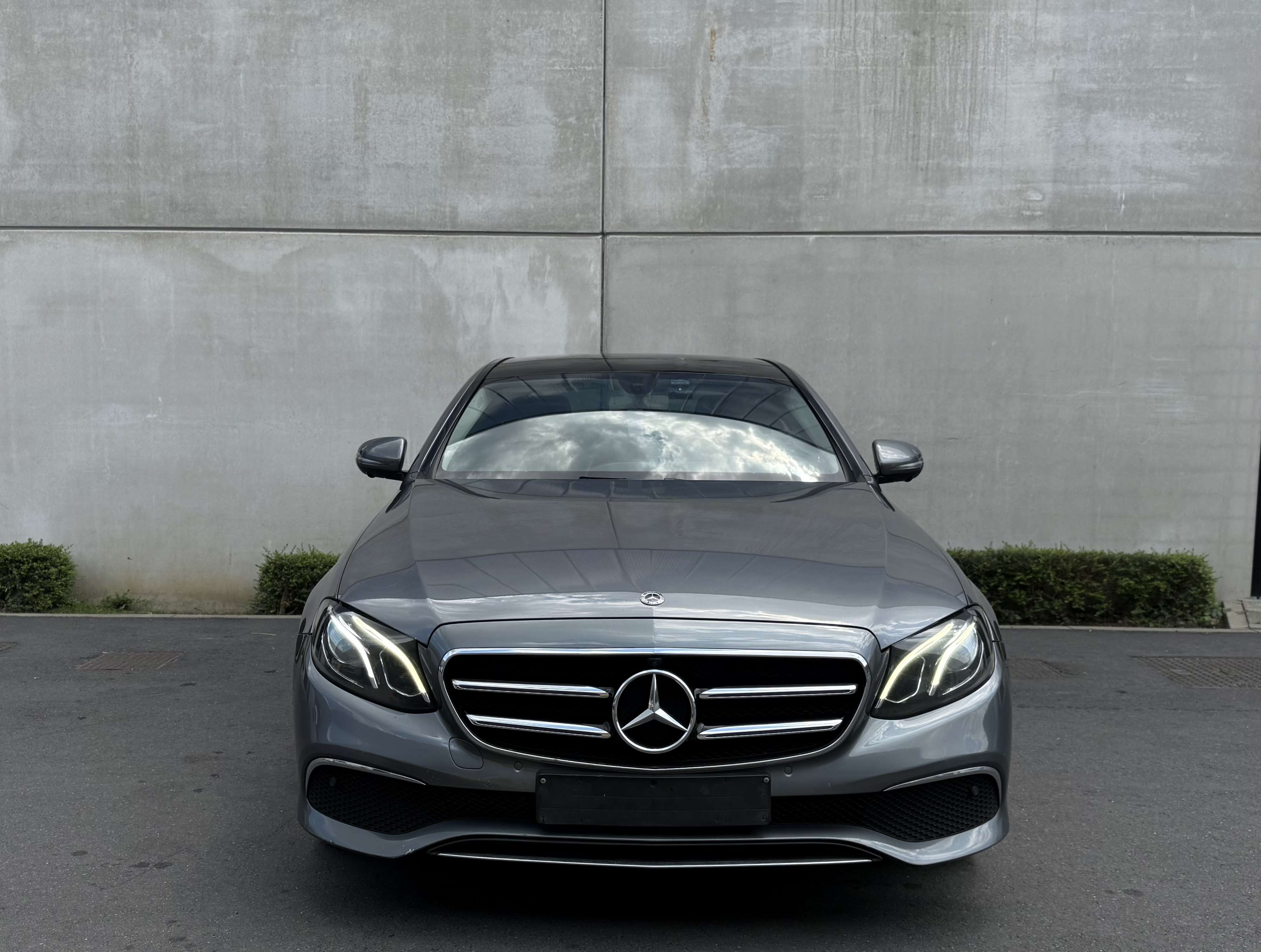 Mercedes-Benz E 200 BUSSINES SOLUTION*TOIT PANO*CUIR*AMBIENT LIGHT*EXP