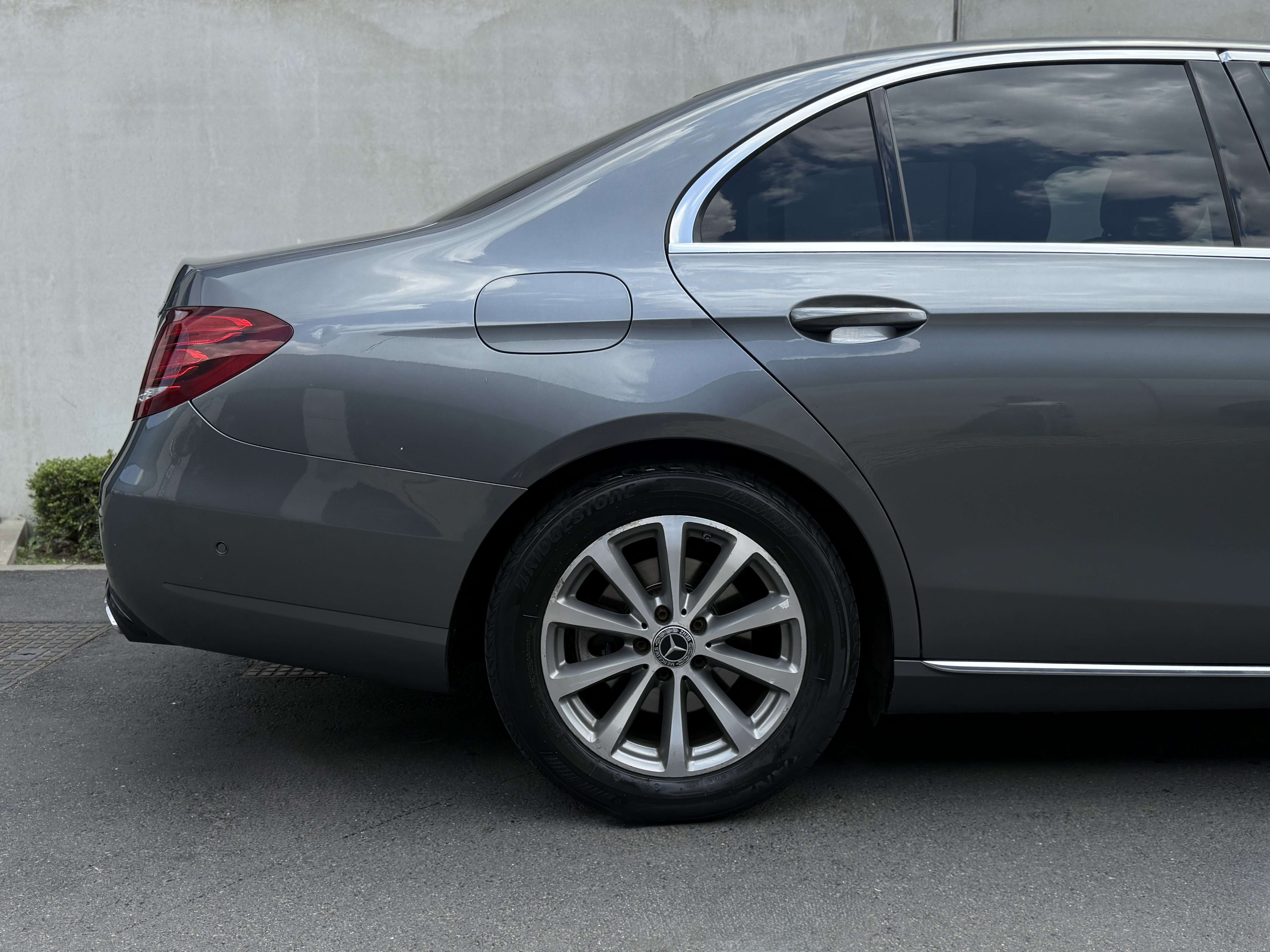 Mercedes-Benz E 200 BUSSINES SOLUTION*TOIT PANO*CUIR*AMBIENT LIGHT*EXP