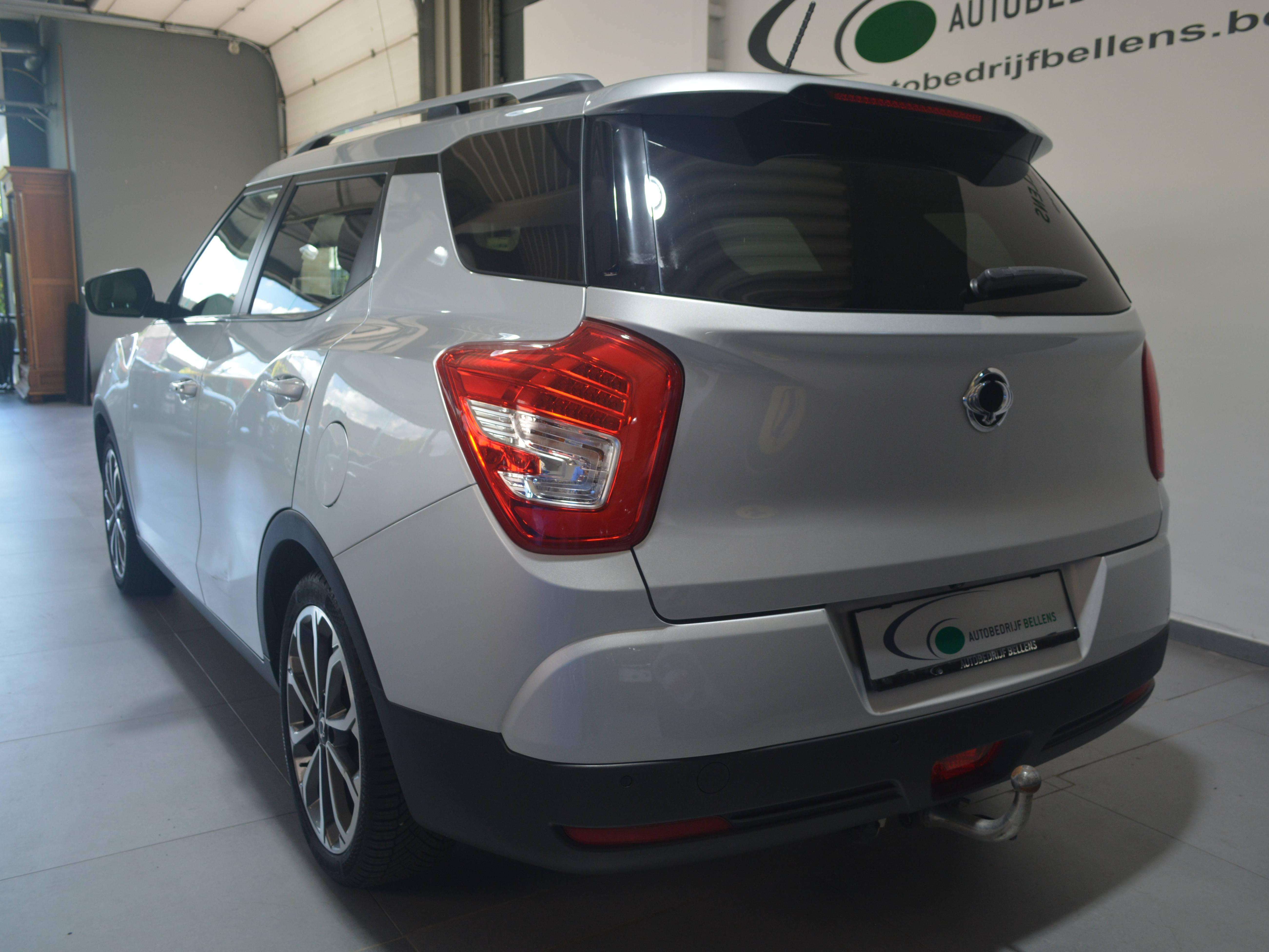 SsangYong XLV XLV 1.6i e-XGi 2WD Crystal /  LEDER / NAVI + CAMERA / FULL